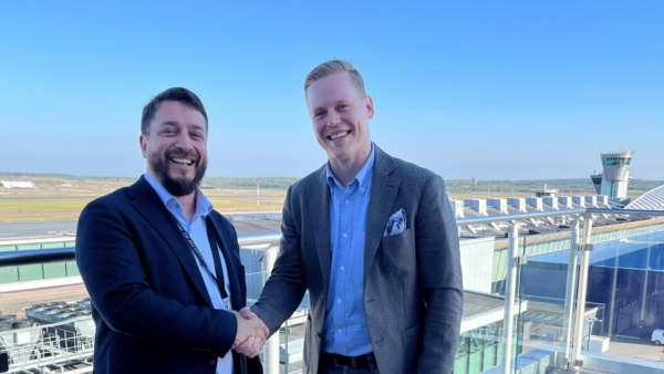 Finavia and Louhe are co-operating. Handshake.